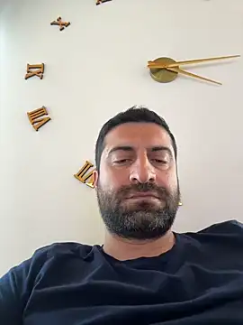 Snapshot of 235BABIKO235 chatting on 04/07/26, 11:32 235BABIKO235 online show from 04/07/26, 11:32