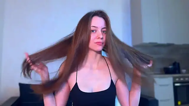 Snapshot of Riasha chatting on 09/23/25, 09:18 Riasha online show from 09/23/25, 09:18