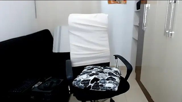 Laura-pervert online show from 02/01/25, 04:14