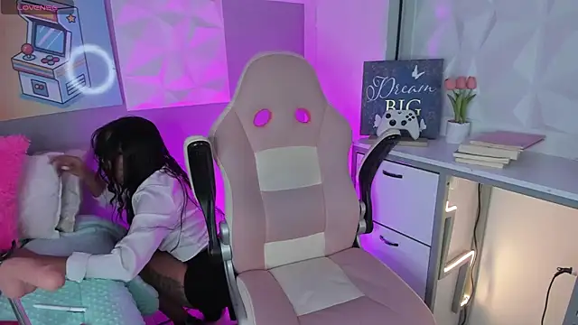 Snapshot of Amber_villalobos_ chatting on 03/28/26, 02:22 Amber villalobos online show from 03/28/26, 02:22