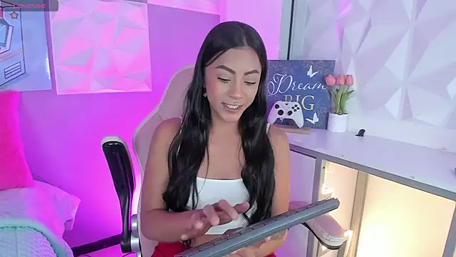 Snapshot of Amber_villalobos_ chatting on 03/31/26, 10:32 Amber villalobos online show from 03/31/26, 10:32