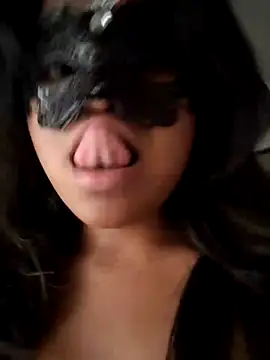 Bella Luna18 online show from 12/28/24, 03:37