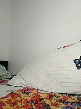 Snapshot of Kim_19 chatting on 03/09/25, 05:44 Kim 19 online show from 03/09/25, 05:44