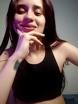 Snapshot of Kim_19 chatting on 09/30/25, 03:33 Kim 19 online show from 09/30/25, 03:33