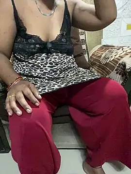 Snapshot of Tameesh_sexy_mistress chatting on 07/17/26, 04:52 Tameesh sexy mistress online show from 07/17/26, 04:52