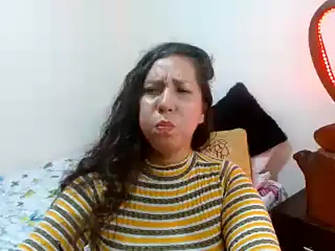 Snapshot of naihroby chatting on 12/03/24, 03:20 naihroby online show from 12/03/24, 03:20