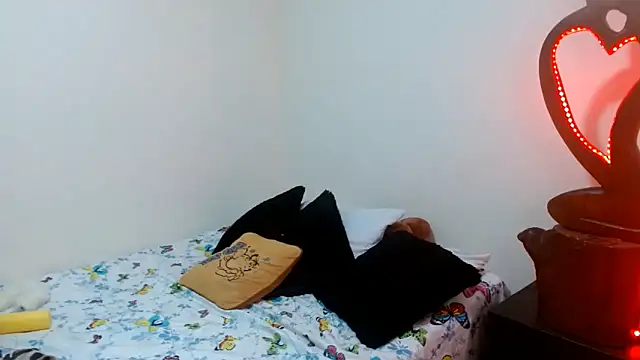 Snapshot of naihroby chatting on 12/09/24, 05:51 naihroby online show from 12/09/24, 05:51