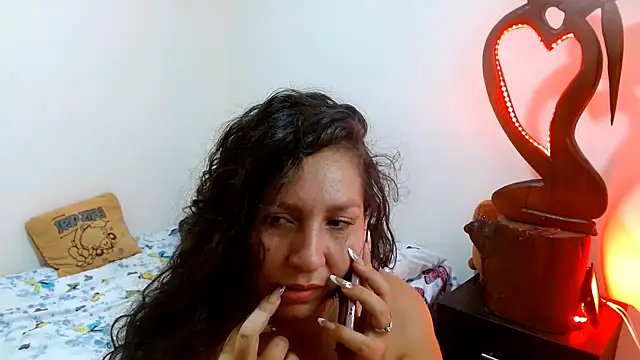 Snapshot of naihroby chatting on 12/13/24, 01:04 naihroby online show from 12/13/24, 01:04