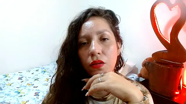 Snapshot of naihroby chatting on 12/27/24, 01:00 naihroby online show from 12/27/24, 01:00