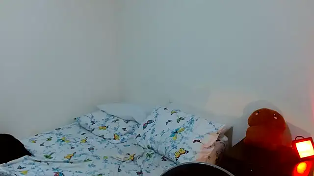 Snapshot of naihroby chatting on 01/04/25, 03:18 naihroby online show from 01/04/25, 03:18