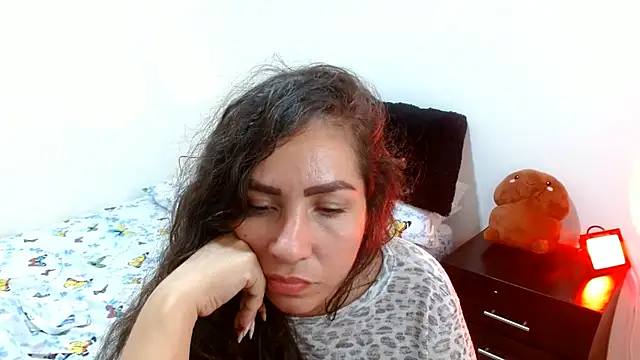 Snapshot of naihroby chatting on 01/04/25, 06:19 naihroby online show from 01/04/25, 06:19