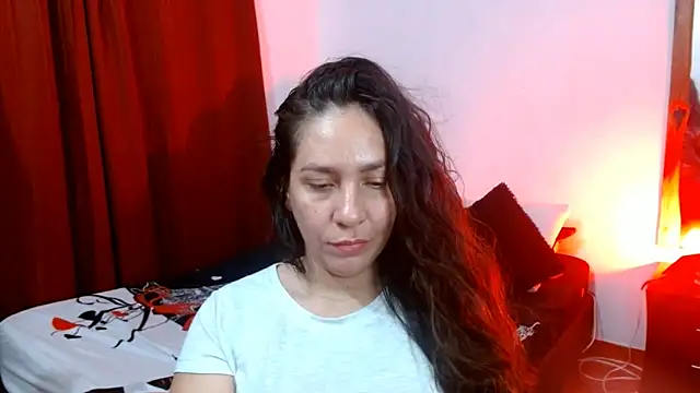 Snapshot of naihroby chatting on 01/28/25, 07:32 naihroby online show from 01/28/25, 07:32