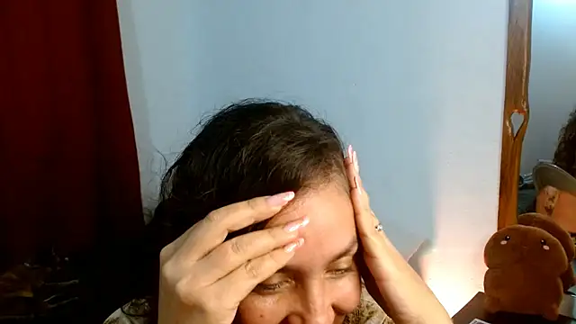 Snapshot of naihroby chatting on 02/27/25, 07:44 naihroby online show from 02/27/25, 07:44