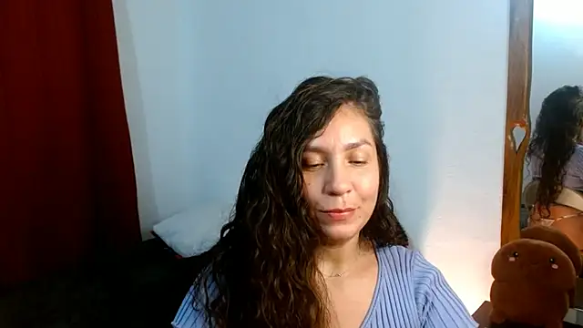 Snapshot of naihroby chatting on 03/01/25, 07:51 naihroby online show from 03/01/25, 07:51