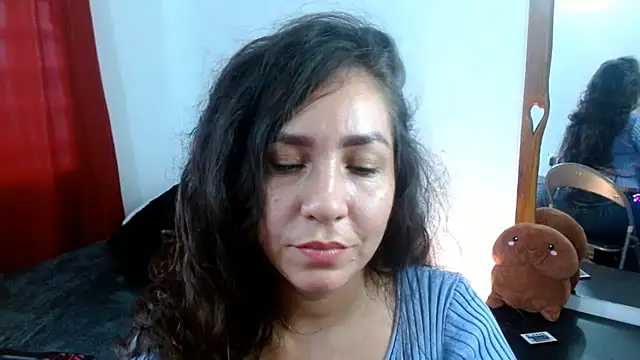 Snapshot of naihroby chatting on 03/10/25, 10:34 naihroby online show from 03/10/25, 10:34