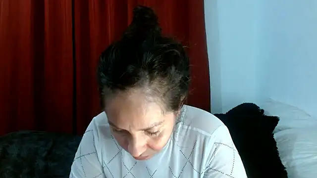 Snapshot of naihroby chatting on 03/12/25, 01:03 naihroby online show from 03/12/25, 01:03