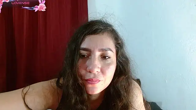 Snapshot of naihroby chatting on 03/19/25, 07:07 naihroby online show from 03/19/25, 07:07