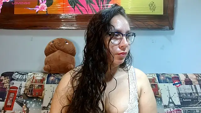 Snapshot of naihroby chatting on 09/08/25, 07:57 naihroby online show from 09/08/25, 07:57