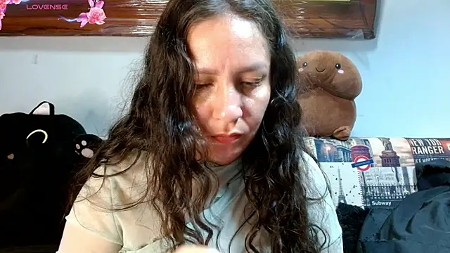 Snapshot of naihroby chatting on 09/16/25, 06:14 naihroby online show from 09/16/25, 06:14