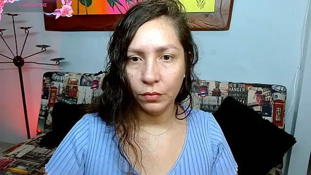 Snapshot of naihroby chatting on 10/04/25, 05:49 naihroby online show from 10/04/25, 05:49