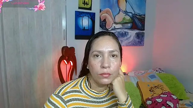 Snapshot of naihroby chatting on 10/15/25, 10:10 naihroby online show from 10/15/25, 10:10