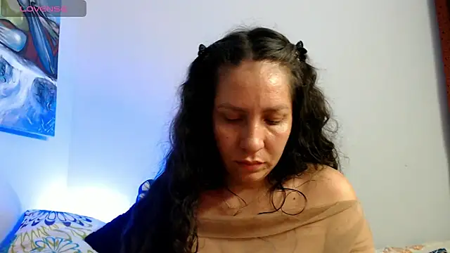 Snapshot of naihroby chatting on 10/24/25, 05:15 naihroby online show from 10/24/25, 05:15