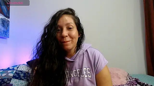 Snapshot of naihroby chatting on 11/06/25, 11:48 naihroby online show from 11/06/25, 11:48