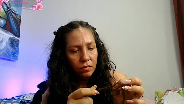 Snapshot of naihroby chatting on 11/08/25, 04:34 naihroby online show from 11/08/25, 04:34