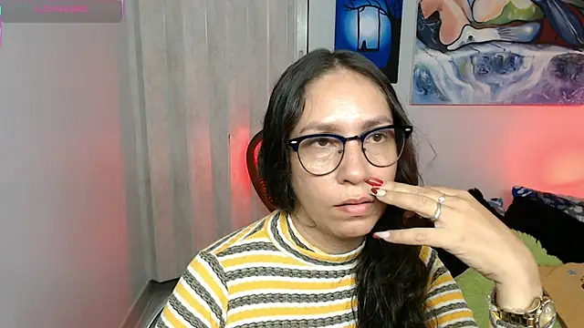 Snapshot of naihroby chatting on 03/21/26, 04:39 naihroby online show from 03/21/26, 04:39