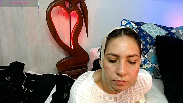 Snapshot of naihroby chatting on 04/03/26, 12:30 naihroby online show from 04/03/26, 12:30