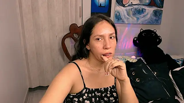 Snapshot of naihroby chatting on 07/31/26, 04:12 naihroby online show from 07/31/26, 04:12