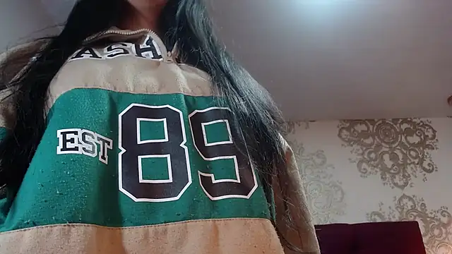 CarolineBrunx online show from 12/18/25, 12:27