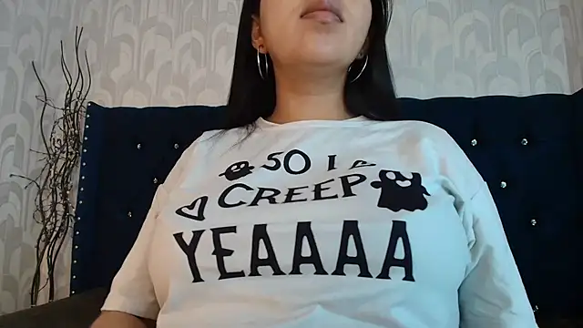 CarolineBrunx online show from 04/12/26, 10:37