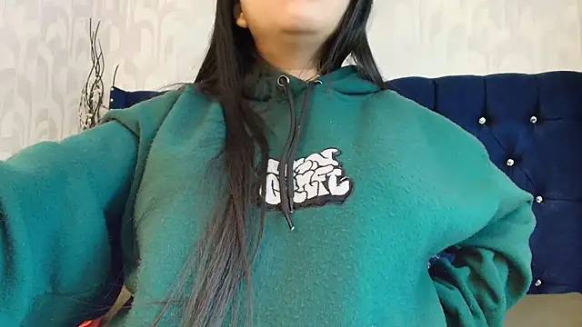 CarolineBrunx online show from 05/08/26, 08:03