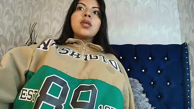 CarolineBrunx online show from 05/18/26, 03:13