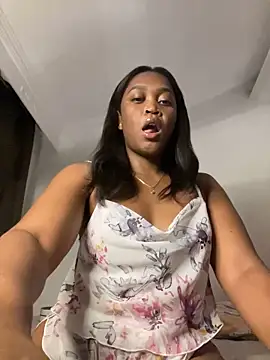 Nayrabennett online show from 03/04/25, 02:06