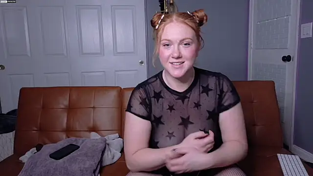 Snapshot of Scarlettredff chatting on 11/01/25, 04:14 Scarlettredff online show from 11/01/25, 04:14