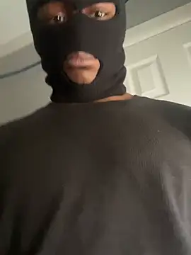 Snapshot of sneakylink13__ chatting on 02/10/25, 09:15 sneakylink13   online show from 02/10/25, 09:15