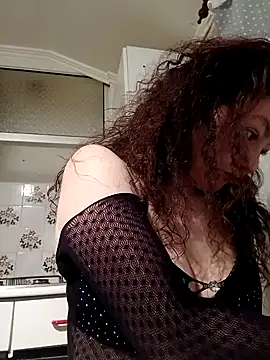 Snapshot of RamyLove36 chatting on 02/01/25, 01:41 RamyLove36 online show from 02/01/25, 01:41