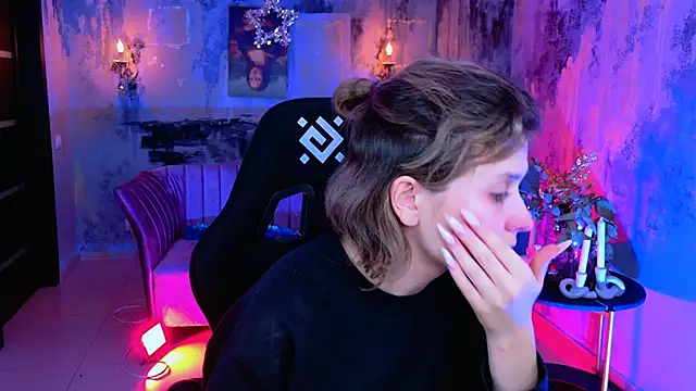 LolaAsmus online show from 12/31/24, 07:10