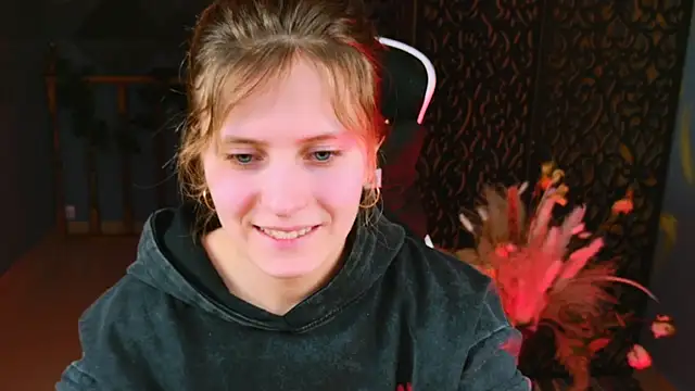 LolaAsmus online show from 02/18/25, 10:49