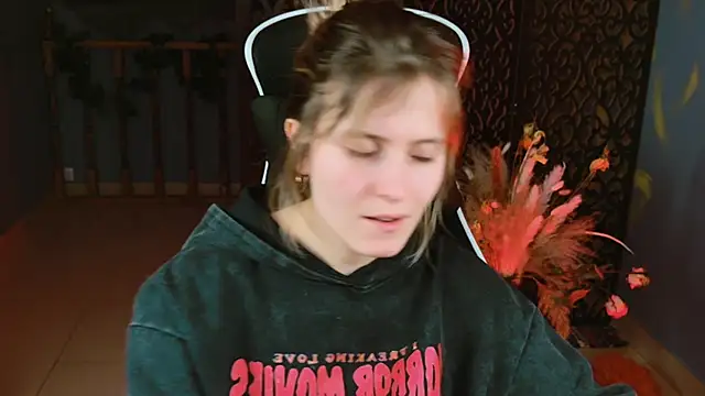 LolaAsmus online show from 02/18/25, 01:55