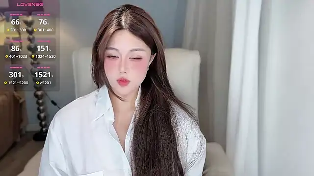 Strawberrybabyy1 online show from 12/05/24, 04:01