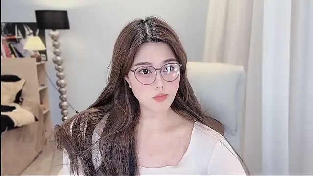 Strawberrybabyy1 online show from 12/18/24, 01:56