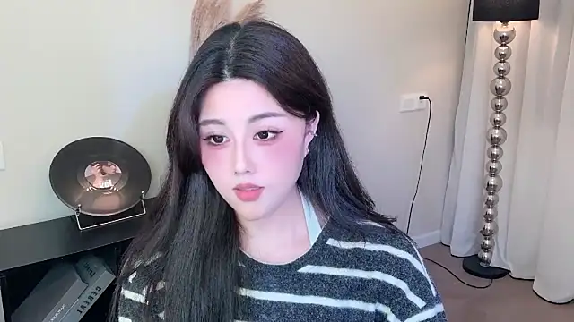 Strawberrybabyy1 online show from 03/01/25, 02:02