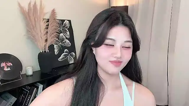 Strawberrybabyy1 online show from 03/02/25, 04:42