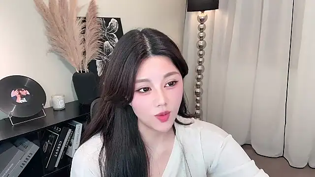 Strawberrybabyy1 online show from 03/04/25, 04:09