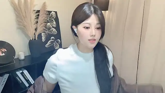 Strawberrybabyy1 online show from 03/10/25, 12:26