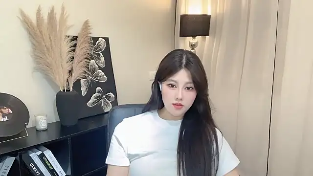 Strawberrybabyy1 online show from 03/10/25, 03:30