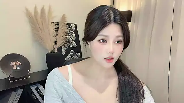 Strawberrybabyy1 online show from 03/15/25, 01:18